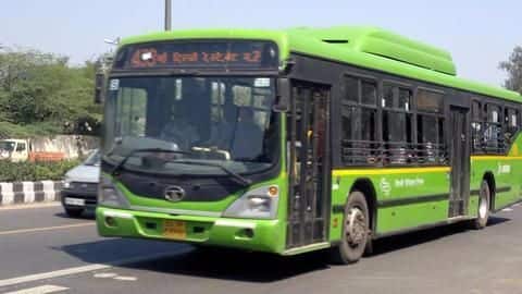 Delhi's New-Year gift: One common card for metro, bus travel Delhi's New-Year gift: One common card for metro, bus travel