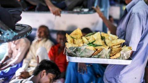 Woman wins Rs. 10,000 from Railways for insect in train-food Woman wins Rs. 10,000 from Railways for insect in train-food