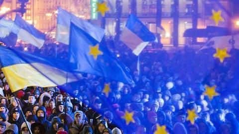 EU formally approves Ukraine association under frowning Russia's watch EU formally approves Ukraine association under frowning Russia's watch