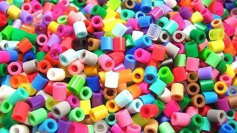 How much does earth's plastic weigh? Try a billion elephants! How much does earth's plastic weigh? Try a billion elephants!