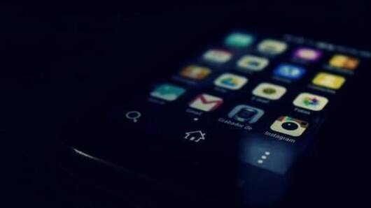 Digital assistant: Intelligent AI trying to be human