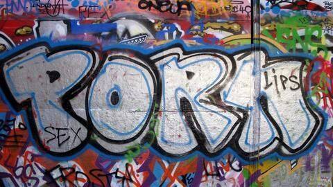 Start-up pitching "love" against "porn" fails to impress investors Start-up pitching "love" against "porn" fails to impress investors