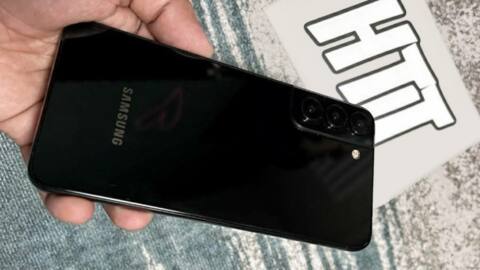 Samsung Galaxy S22's leaked image reveals glossy rear design Samsung Galaxy S22's leaked image reveals glossy rear design