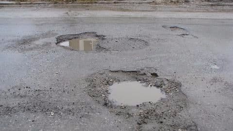 Mumbai: Thane residents can file pothole complaints using app Mumbai: Thane residents can file pothole complaints using app
