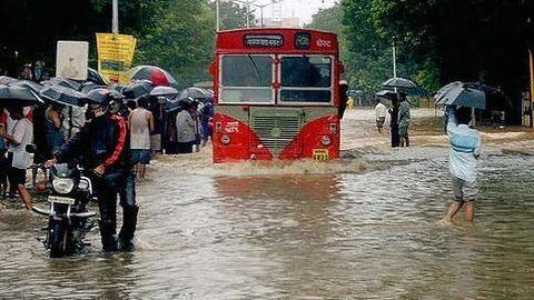 Mumbai monsoon: City lashed by heavy rains Mumbai monsoon: City lashed by heavy rains