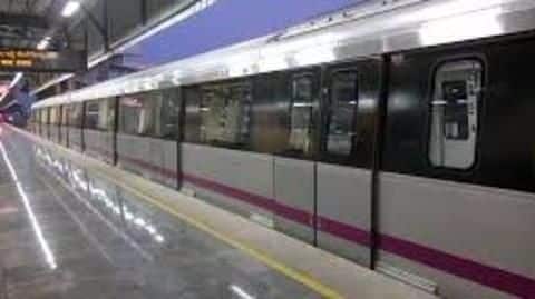 Mumbaiites can soon buy Metro tickets using smartphone Mumbaiites can soon buy Metro tickets using smartphone