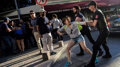 Istanbul: Police thwart Gay Pride protest Istanbul: Police thwart Gay Pride protest