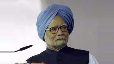 Gujarat polls: Manmohan Singh lambasts PM Modi, seeks his apology Gujarat polls: Manmohan Singh lambasts PM Modi, seeks his apology