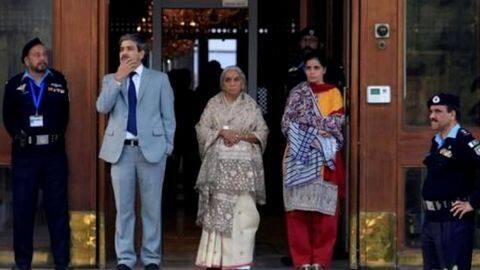 #JutaBhejoPakistan: Why is this BJP leader sending slippers to Pakistan? #JutaBhejoPakistan: Why is this BJP leader sending slippers to Pakistan?