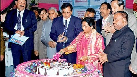 How can you personally meet Mayawati on birthday?