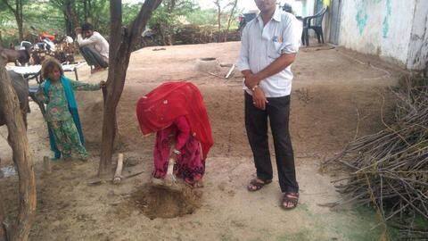 MP govt orders teachers to dig holes for toilets MP govt orders teachers to dig holes for toilets