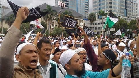 Pakistan's law minister resigns, Islamists end protests that crippled country Pakistan's law minister resigns, Islamists end protests that crippled country