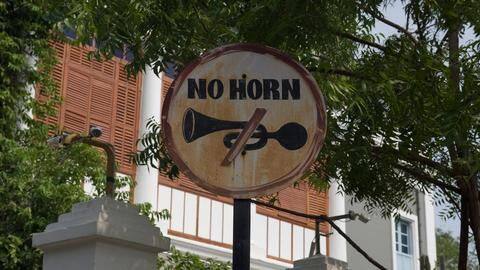 Award for Kolkata driver for not honking in 18 years Award for Kolkata driver for not honking in 18 years