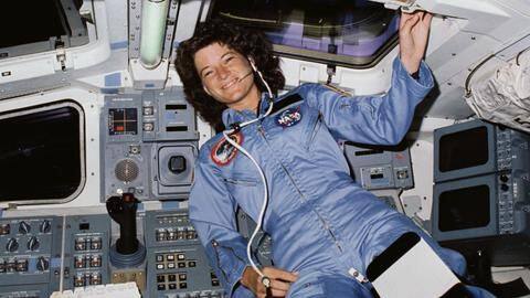 When NASA engineers thought women astronauts needed makeup in space When NASA engineers thought women astronauts needed makeup in space