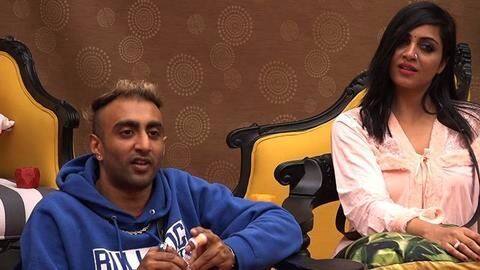 Bigg Boss 11: Arshi Khan exposes more on Akash's request Bigg Boss 11: Arshi Khan exposes more on Akash's request