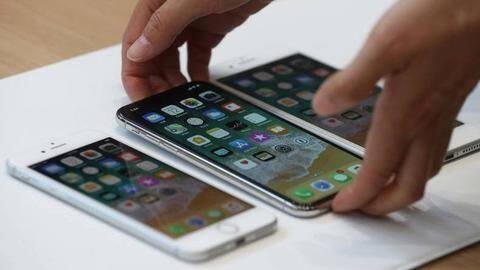 64,000 South Koreans sue Apple for damaging their iPhones 64,000 South Koreans sue Apple for damaging their iPhones