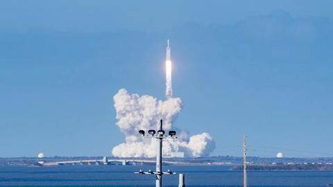 SpaceX bags $130 million contract from the US Air Force SpaceX bags $130 million contract from the US Air Force