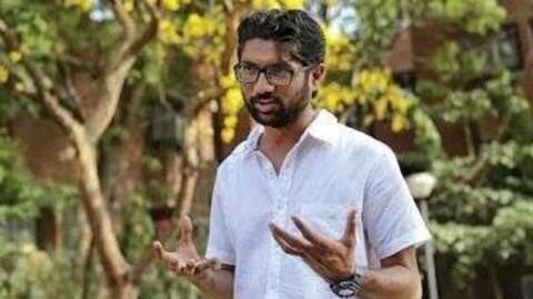 Gujarat Dalit leader Jignesh Mevani stopped at Jaipur Airport Gujarat Dalit leader Jignesh Mevani stopped at Jaipur Airport