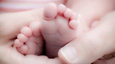 Delhi shocker: 25-day-old dies after 'frustrated' mother dumps it Delhi shocker: 25-day-old dies after 'frustrated' mother dumps it
