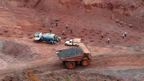 Karnataka government earns lakhs daily as fines on illegal mining Karnataka government earns lakhs daily as fines on illegal mining