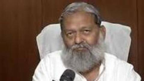 Haryana: Stones hurled at Anil Vij's car, minister escapes unhurt Haryana: Stones hurled at Anil Vij's car, minister escapes unhurt