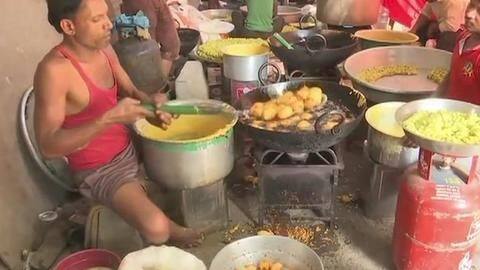 Vada pav seller donates 1-day income for Army