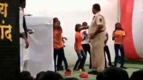 Nagpur: Cop showers money on girls performing on R-Day, suspended Nagpur: Cop showers money on girls performing on R-Day, suspended