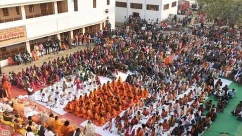 Meanwhile, Opposition slams Thackeray for 'political' visit Meanwhile, Opposition slams Thackeray for 'political' visit