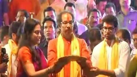 Thackeray performed aarti at Saryu with son and wife Thackeray performed aarti at Saryu with son and wife