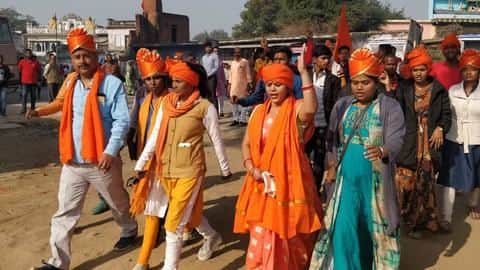 Separately, VHP's 'dharma sabha' has kept police on toes Separately, VHP's 'dharma sabha' has kept police on toes