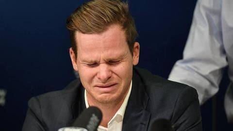 Smith breaks down while addressing media, celebs find it devastating Smith breaks down while addressing media, celebs find it devastating