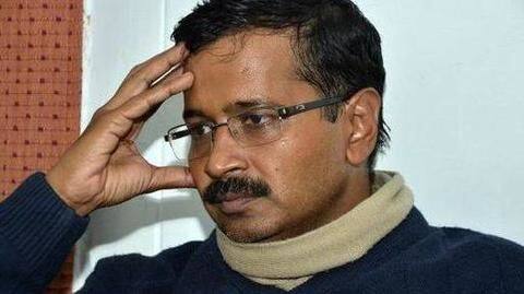 Defending farmers, he slammed Kejriwal for "blaming" them Defending farmers, he slammed Kejriwal for "blaming" them