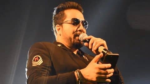 Karachi: Mika performs at wedding of Musharraf's relative, invites criticism Karachi: Mika performs at wedding of Musharraf's relative, invites criticism