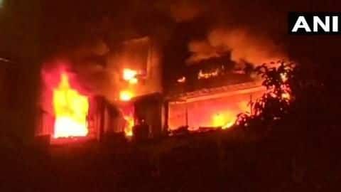 Mumbai: Fire breaks out in residential building, 5 elderly die Mumbai: Fire breaks out in residential building, 5 elderly die