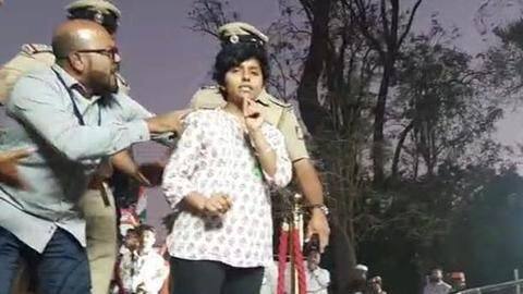 Woman shouts pro-Pakistan slogans, slapped with sedition, sent to custody Woman shouts pro-Pakistan slogans, slapped with sedition, sent to custody