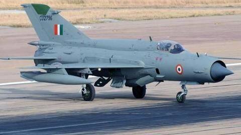Indian Army saw two separate parachutes: IAF Indian Army saw two separate parachutes: IAF