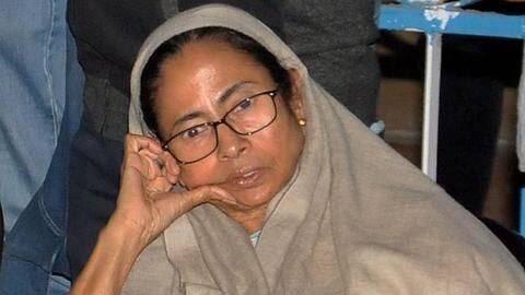 Banerjee supports police commissioner, sits on dharna Banerjee supports police commissioner, sits on dharna