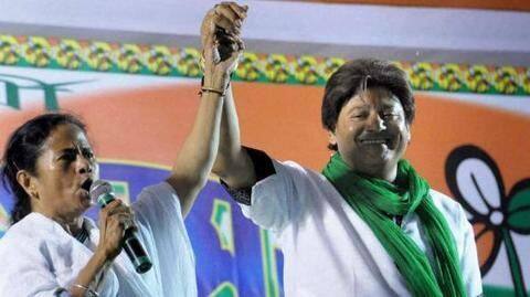 Mamata blames Centre's 'vendetta politics' for actor-turned-politician Tapas Pal's death Mamata blames Centre's 'vendetta politics' for actor-turned-politician Tapas Pal's death
