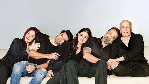 #Sadak2: Ending hiatus, Mahesh Bhatt to direct daughter Alia #Sadak2: Ending hiatus, Mahesh Bhatt to direct daughter Alia