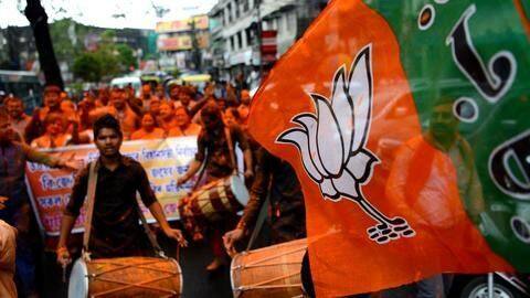 Maharashtra: Social activist allegedly thrashed by BJP supporters Maharashtra: Social activist allegedly thrashed by BJP supporters