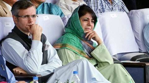 J&K: Omar Abdullah, Mehbooba Mufti put under house arrest J&K: Omar Abdullah, Mehbooba Mufti put under house arrest