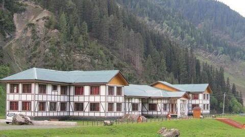 Courtesy restrictions, tourism took a hit in J&K Courtesy restrictions, tourism took a hit in J&K