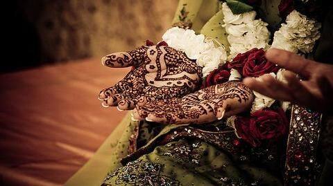 Jamshedpur: Fearing jail, youth marries pregnant fiancee at police station Jamshedpur: Fearing jail, youth marries pregnant fiancee at police station