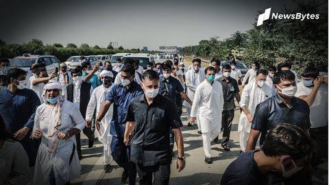 UP: Rahul, Priyanka detained, not allowed to march toward Hathras UP: Rahul, Priyanka detained, not allowed to march toward Hathras