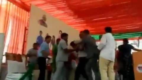 In Vasundhara Raje's presence, two BJP leaders attack each other In Vasundhara Raje's presence, two BJP leaders attack each other