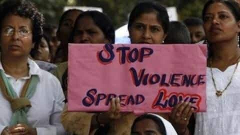 Delhi: Mob beats pregnant woman on child-kidnapping rumors, three arrested Delhi: Mob beats pregnant woman on child-kidnapping rumors, three arrested