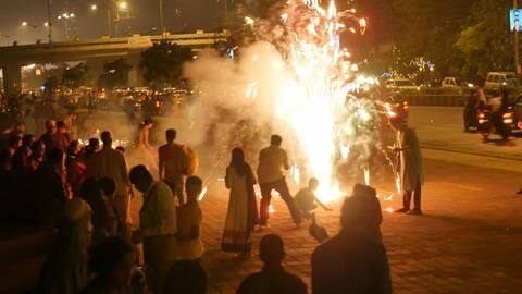 Mumbai: 100 locals booked for violating SC's firecrackers' order Mumbai: 100 locals booked for violating SC's firecrackers' order