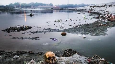 In Bengaluru, lakes are drying-up. In Delhi, Yamuna is polluted In Bengaluru, lakes are drying-up. In Delhi, Yamuna is polluted