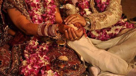 Mistaken for thief, boyfriend made to marry lover in Bihar-village Mistaken for thief, boyfriend made to marry lover in Bihar-village