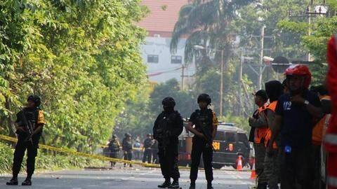 Indonesia: 6 dead, 35 injured after terrorists attack three churches Indonesia: 6 dead, 35 injured after terrorists attack three churches